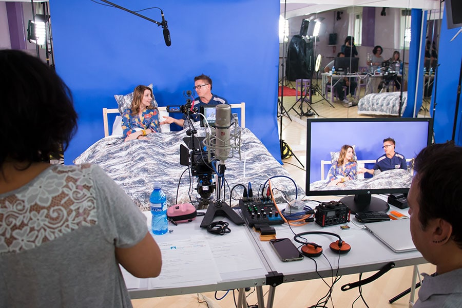 Casting DaunenStep Cozy Room: Luana e Andrea nel lettone davanti alla giuria